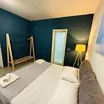 Stay-five Modern Self Check-in & Fast Wi-fi * Shkodër