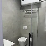 Stay-five Modern Self Check-in & Fast Wi-fi アパート Shkodër
