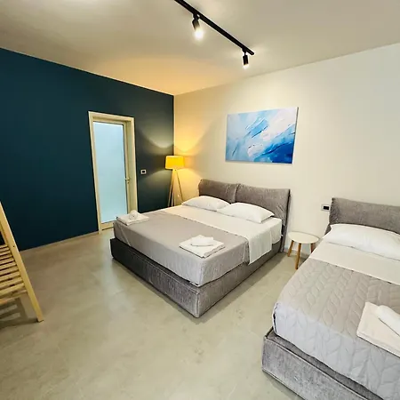 Stay-five Modern Self Check-in & Fast Wi-fi アパート Shkodër