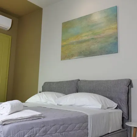 Stay-five Modern Self Check-in & Fast Wi-fi