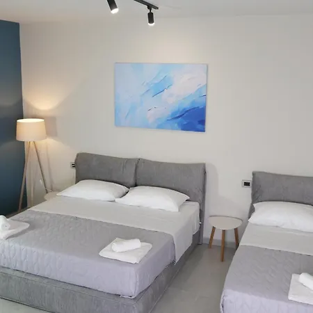 Stay-five Modern Self Check-in & Fast Wi-fi Shkodër