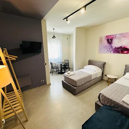 Stay-five Modern Self Check-in & Fast Wi-fi *