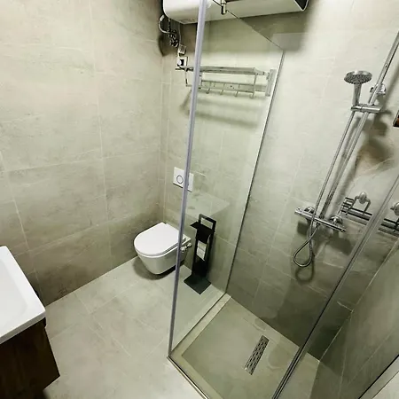 Stay-five Modern Self Check-in & Fast Wi-fi