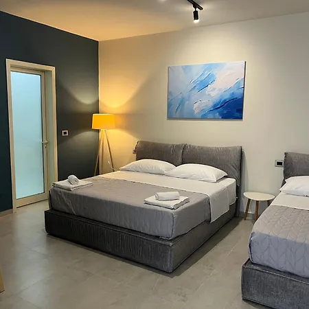 Stay-five Modern Self Check-in & Fast Wi-fi Shkodër