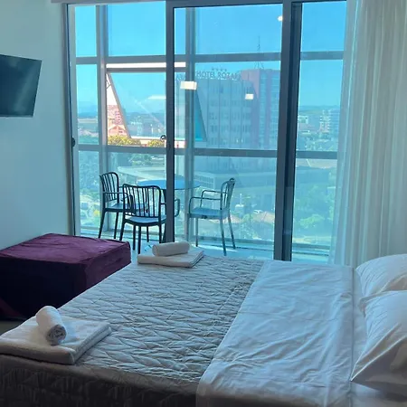 Stay-five Modern Self Check-in & Fast Wi-fi * Shkodër