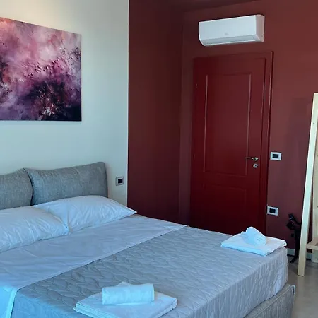 Stay-five Modern Self Check-in & Fast Wi-fi