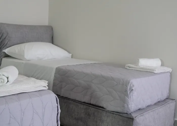 Stay-five Modern Self Check-in & Fast Wi-fi Apartmán