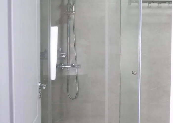 Stay-five Modern Self Check-in & Fast Wi-fi Apartmán *