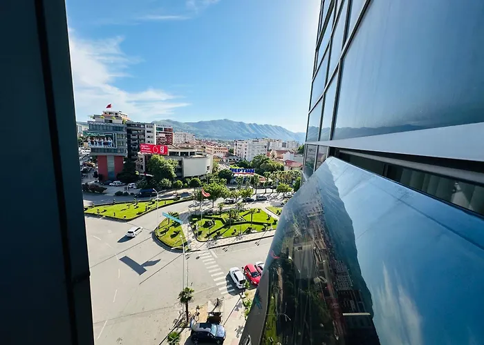 Stay-five Modern Self Check-in & Fast Wi-fi