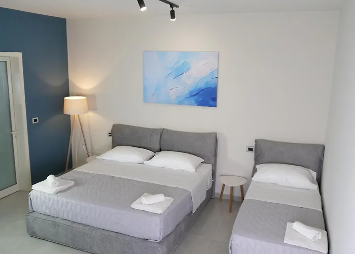 Stay-five Modern Self Check-in & Fast Wi-fi Shkodër