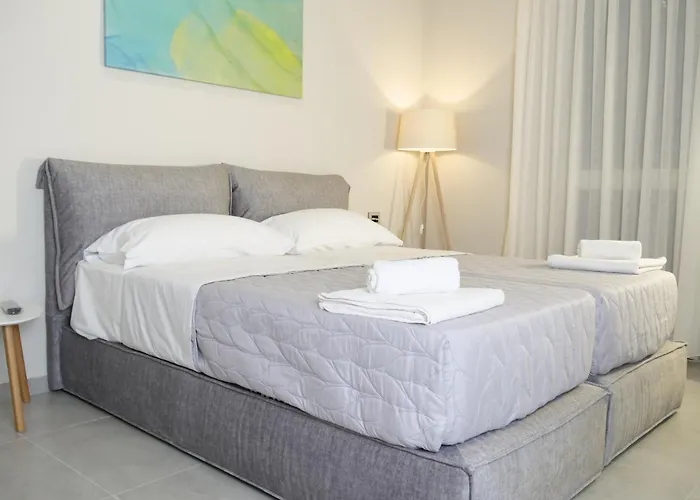 Stay-five Modern Self Check-in & Fast Wi-fi * Shkodër