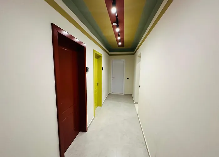 Stay-five Modern Self Check-in & Fast Wi-fi Shkodër