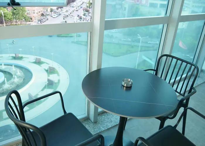 Stay-five Modern Self Check-in & Fast Wi-fi *