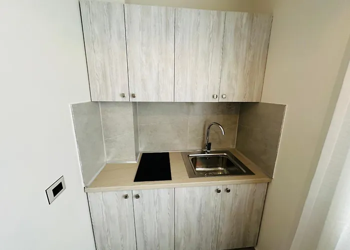 Stay-five Modern Self Check-in & Fast Wi-fi Apartmán *