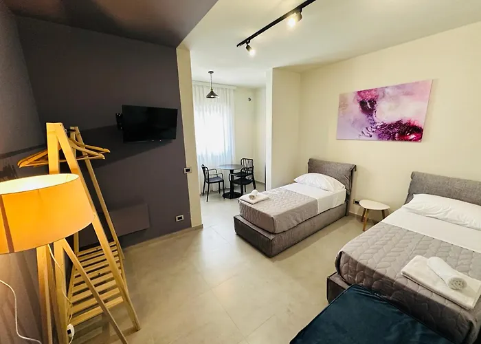 Stay-five Modern Self Check-in & Fast Wi-fi *