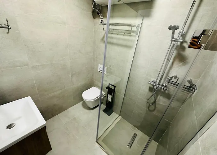 Stay-five Modern Self Check-in & Fast Wi-fi