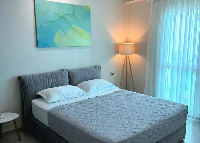 Stay-five Modern Self Check-in & Fast Wi-fi * Shkodër