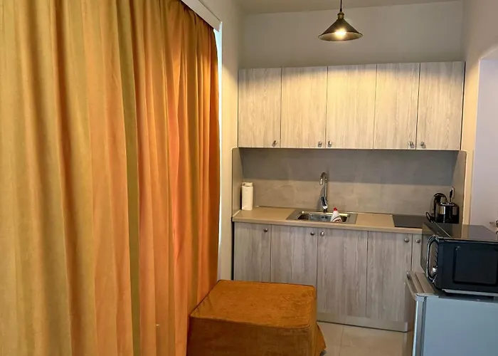 Stay-five Modern Self Check-in & Fast Wi-fi