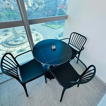 Stay-five Modern Self Check-in & Fast Wi-fi Apartment *