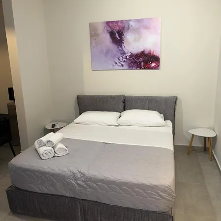Stay-five Modern Self Check-in & Fast Wi-fi Daire