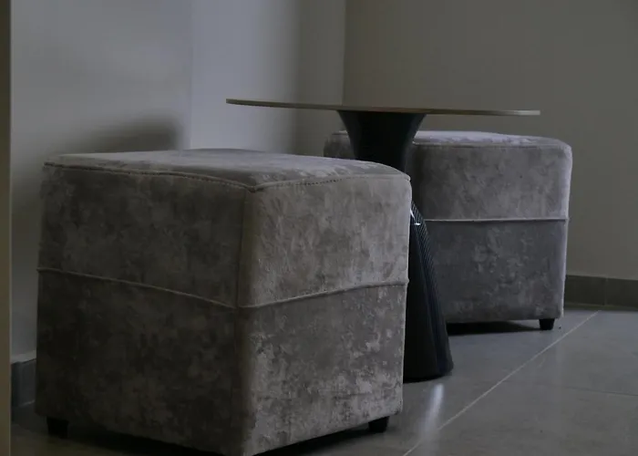 Stay-five Modern Self Check-in & Fast Wi-fi *