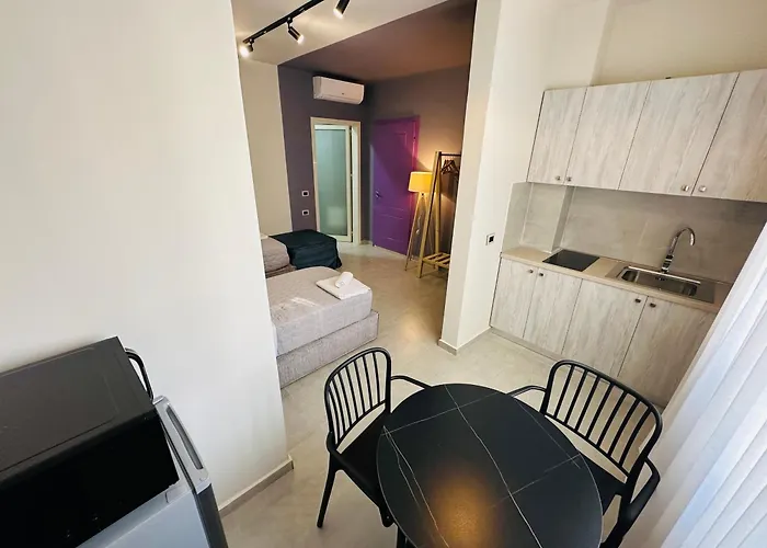 Stay-five Modern Self Check-in & Fast Wi-fi Shkodër