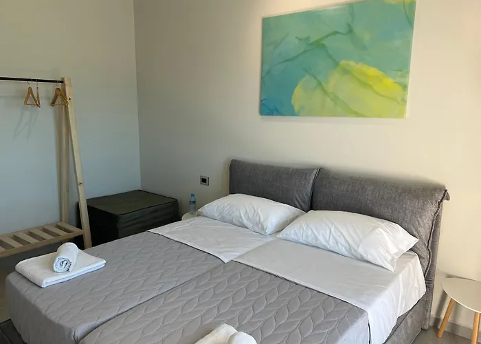 Stay-five Modern Self Check-in & Fast Wi-fi Shkodër